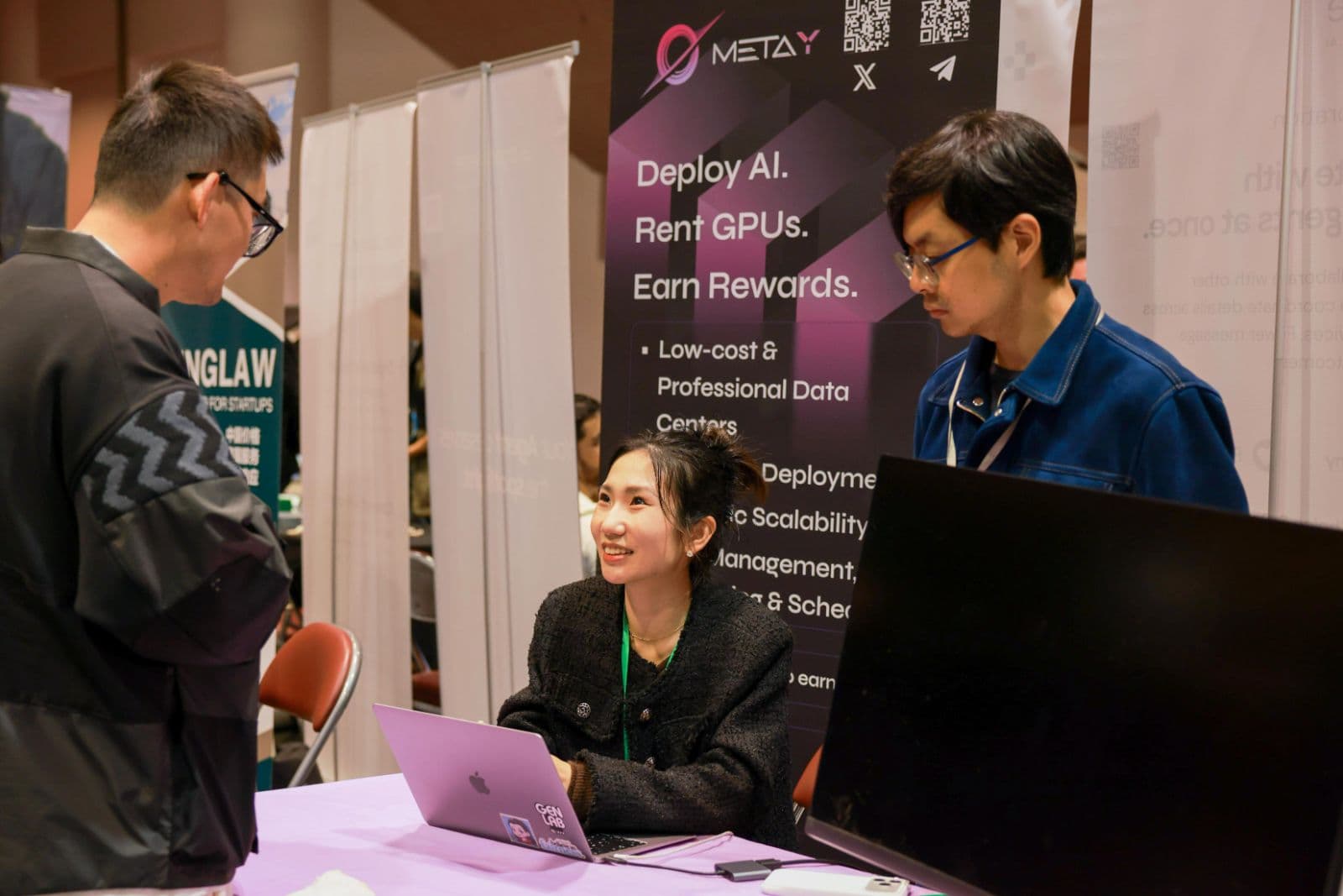 Networking and professional connections at Global AI Pitch Summit conference in Santa Clara by JY Studio