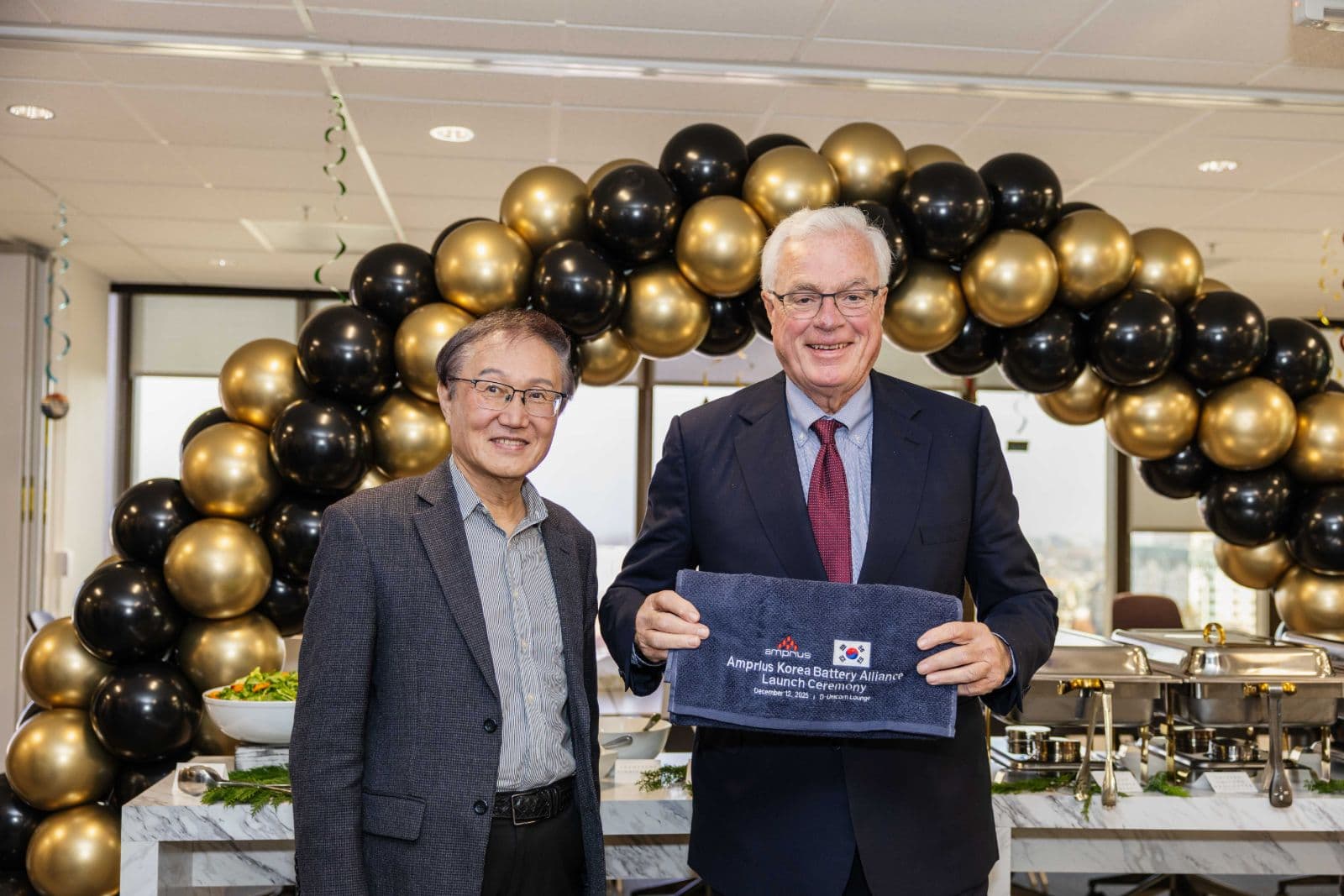 Documenting special retirement moments and colleague farewells at corporate event in San Mateo Bay Area by JY Studio